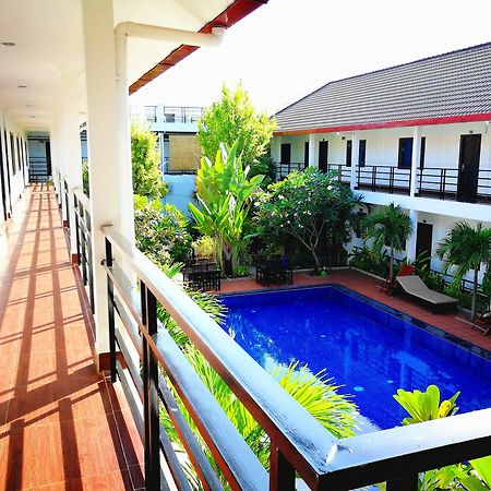 Angkor Hotel Сіємреап Екстер'єр фото