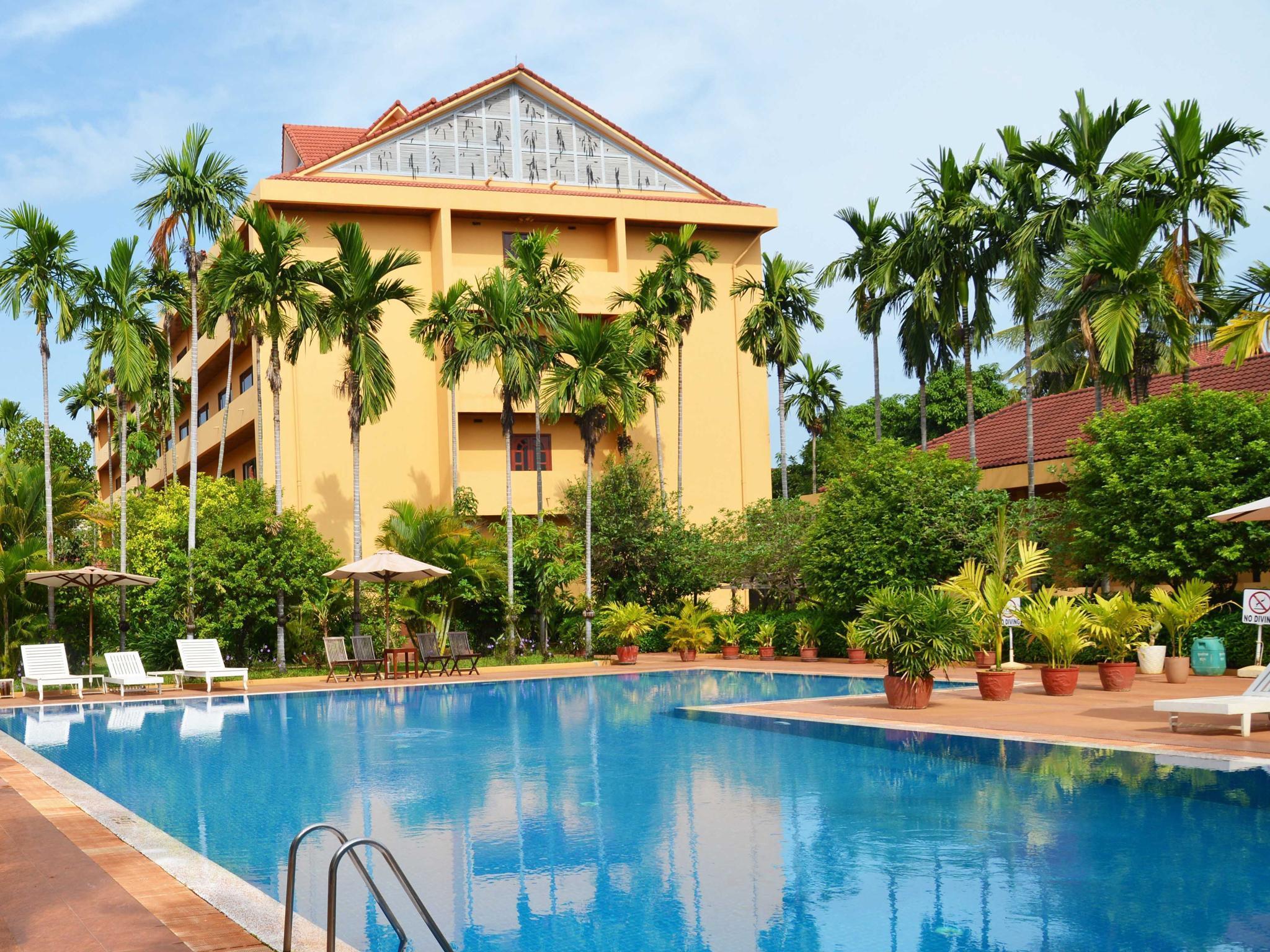 Angkor Hotel Сіємреап Екстер'єр фото