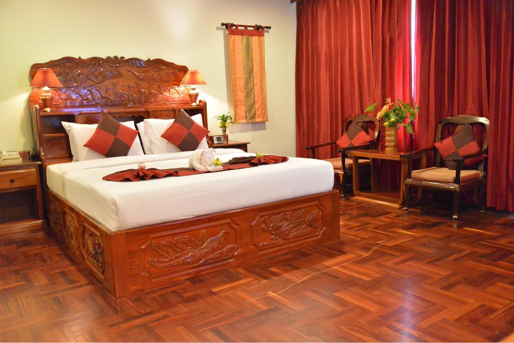 Angkor Hotel Сіємреап Екстер'єр фото