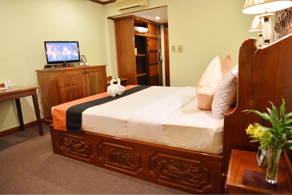 Angkor Hotel Сіємреап Екстер'єр фото