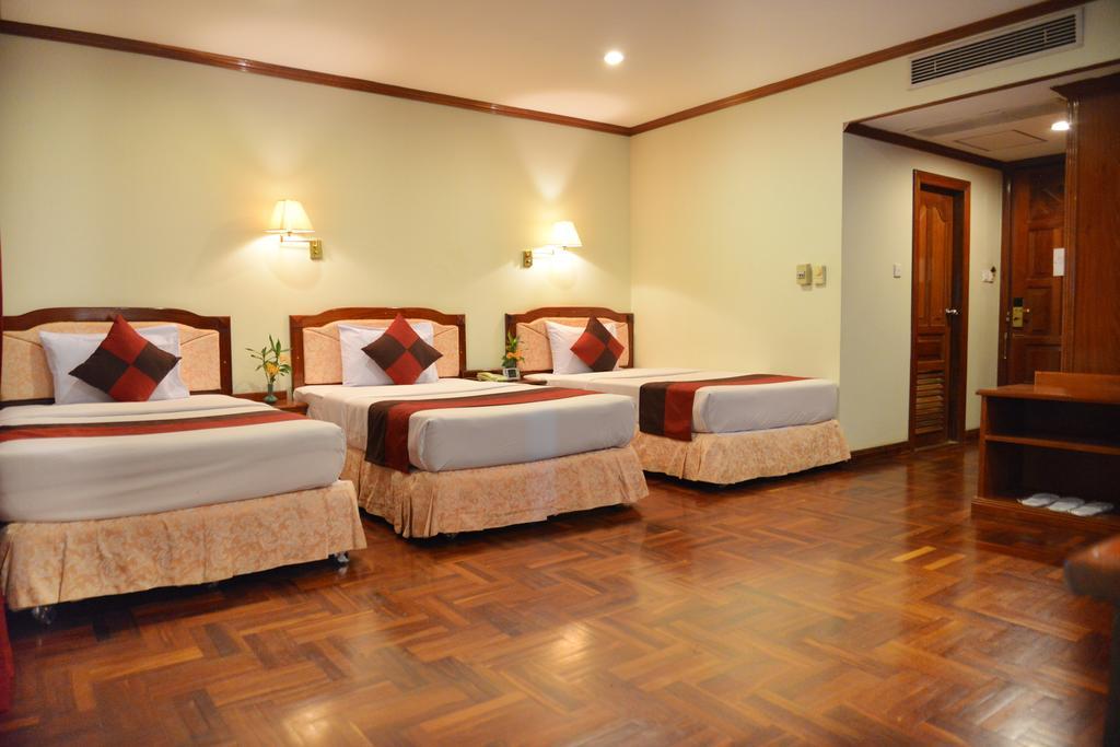 Angkor Hotel Сіємреап Екстер'єр фото