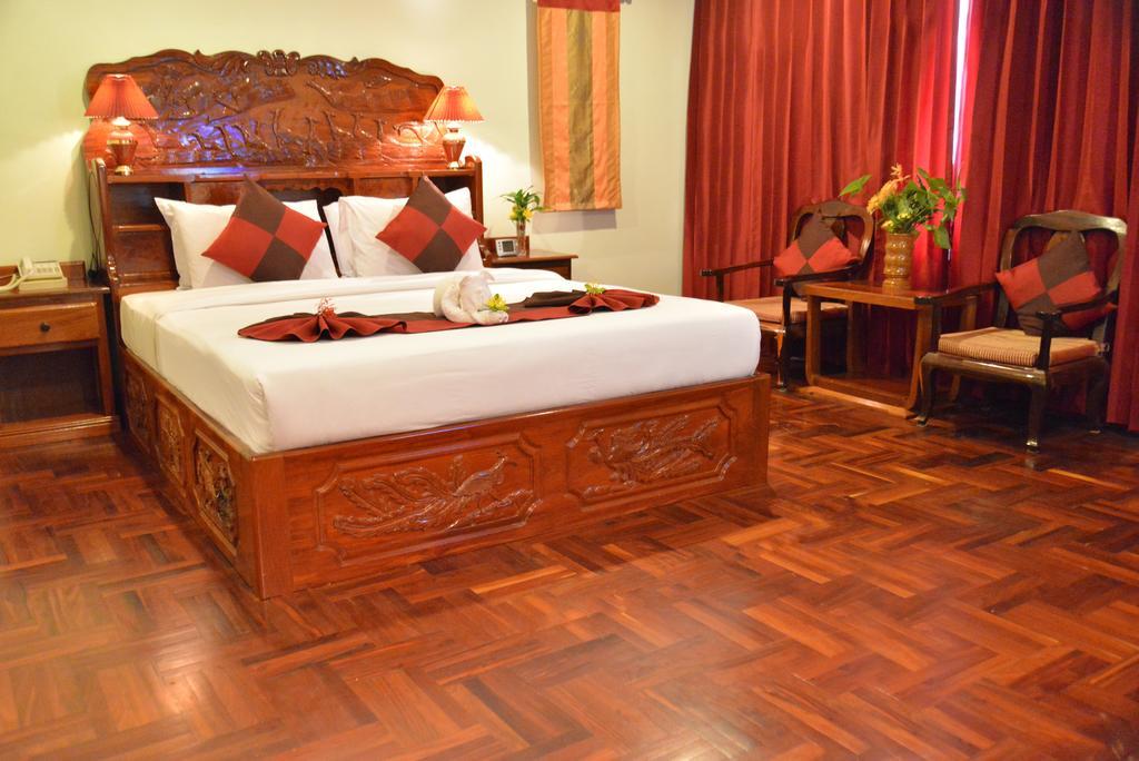 Angkor Hotel Сіємреап Екстер'єр фото