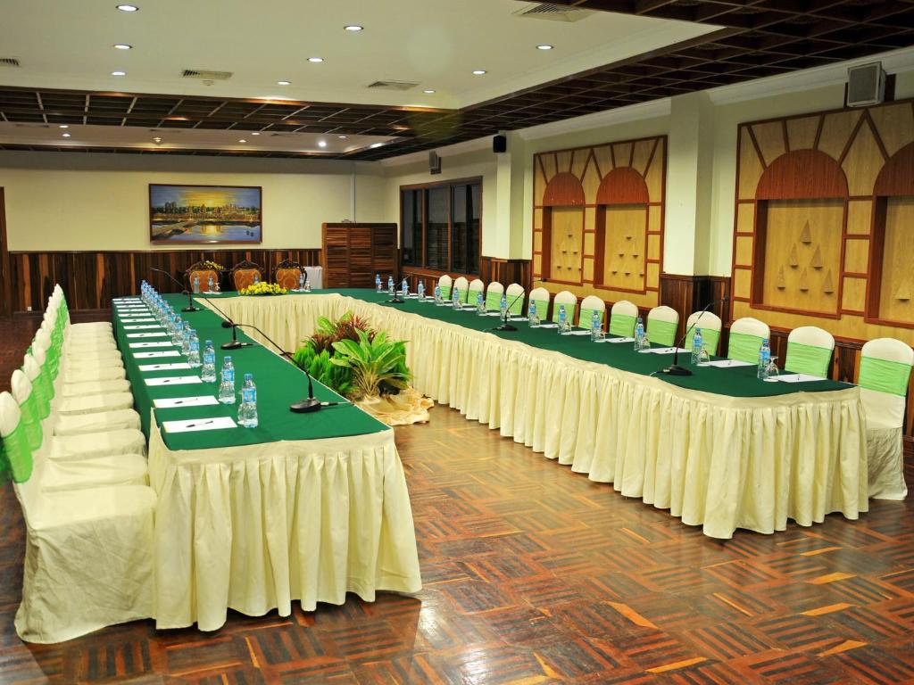 Angkor Hotel Сіємреап Екстер'єр фото