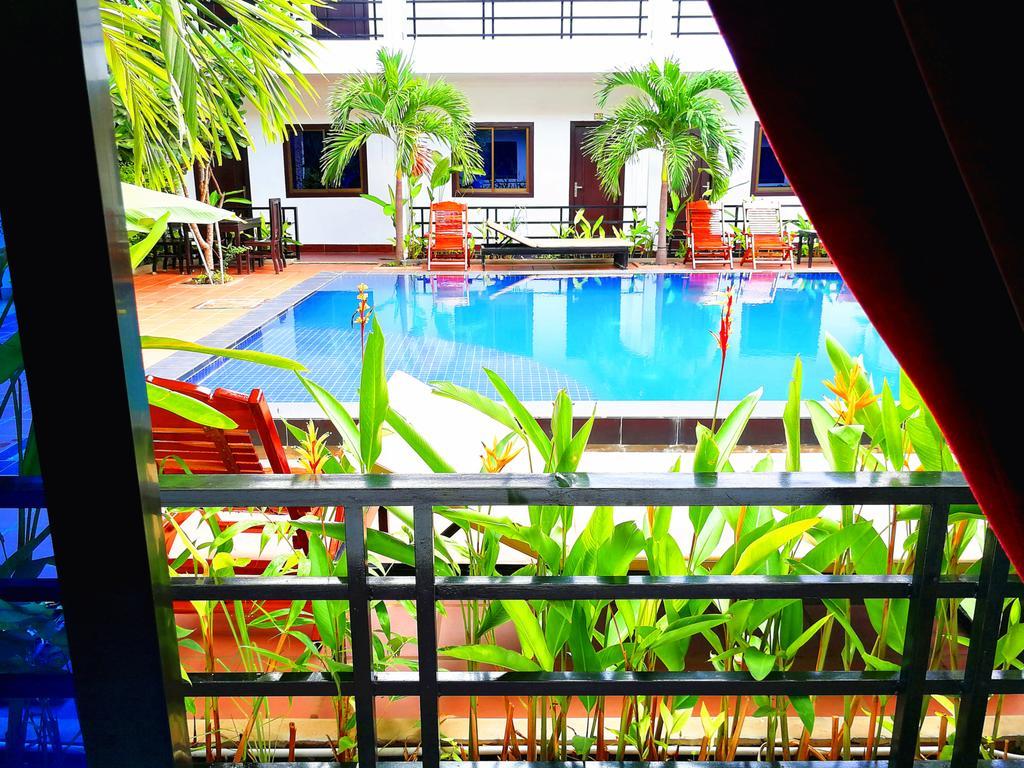Angkor Hotel Сіємреап Екстер'єр фото