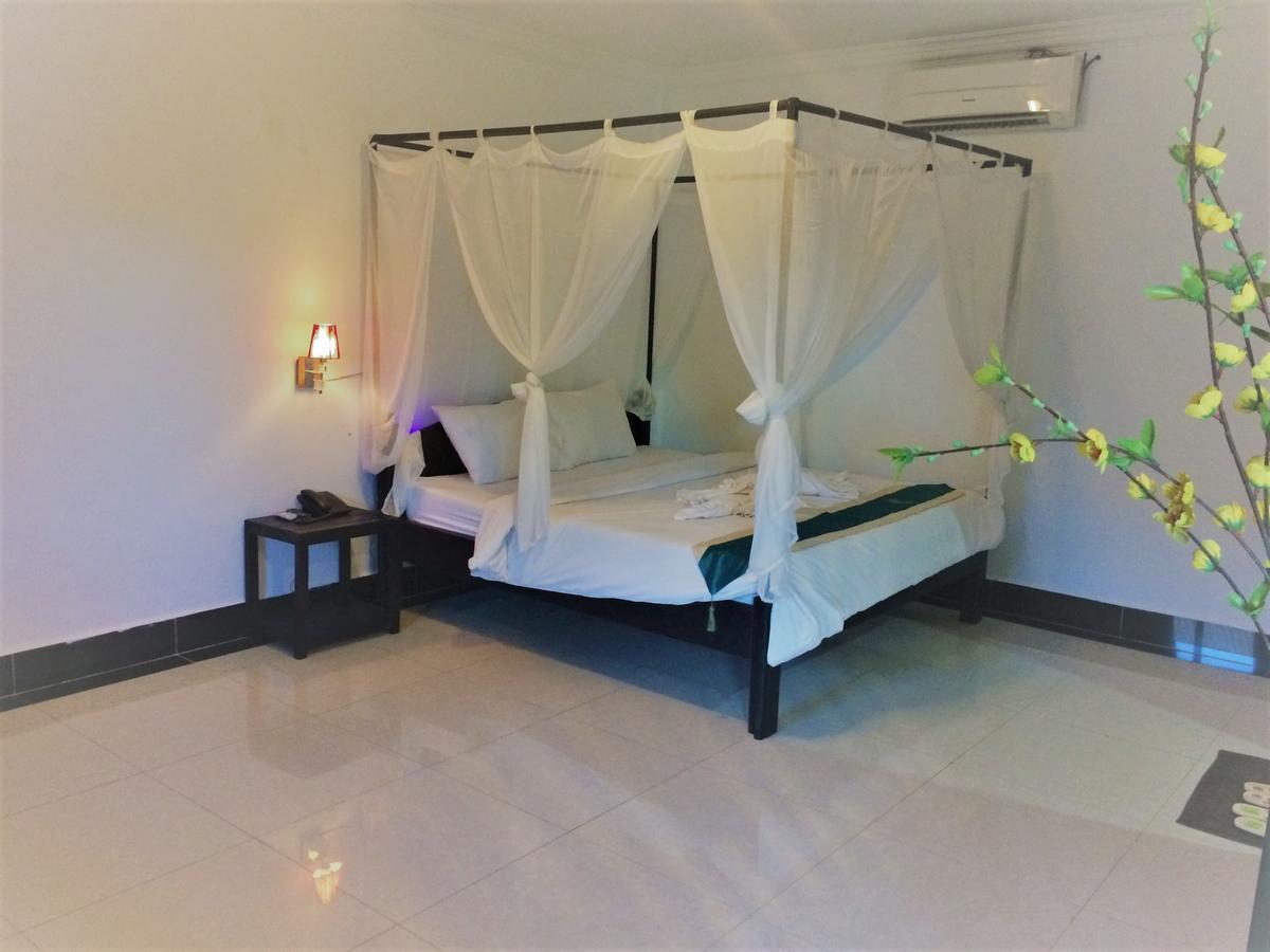 Angkor Hotel Сіємреап Екстер'єр фото
